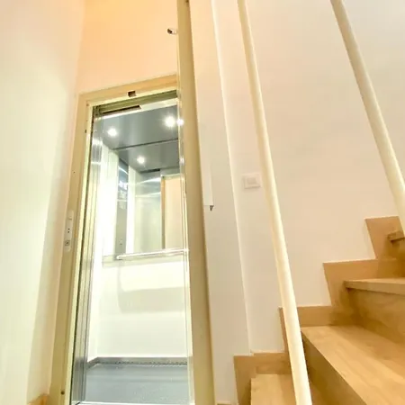 Top-notch Downtown House With Private Rooftop Terrace And Parking Opt Villa