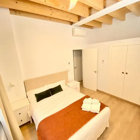 Top-notch Downtown House With Private Rooftop Terrace And Parking Opt Villa
